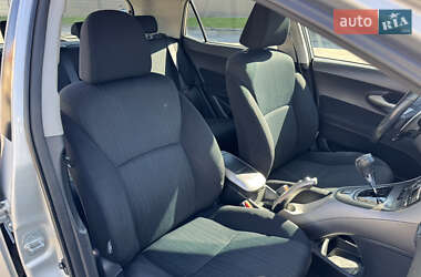 Хэтчбек Toyota Auris 2007 в 