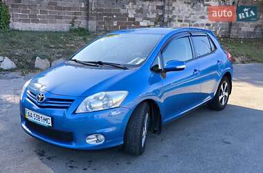 Хэтчбек Toyota Auris 2011 в Киеве