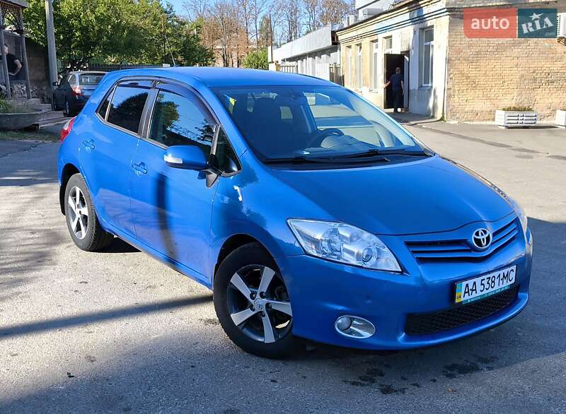 Хетчбек Toyota Auris 2011 в Києві фото 7 Хетчбек Toyota Auris 2011 в Києві