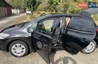 Хэтчбек Toyota Auris 2008 в 