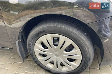 Хэтчбек Toyota Auris 2008 в 