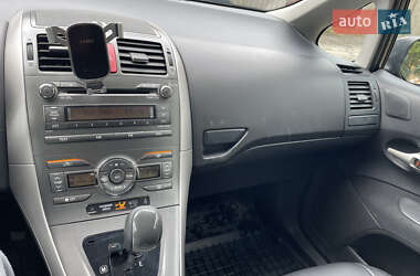 Хэтчбек Toyota Auris 2008 в 