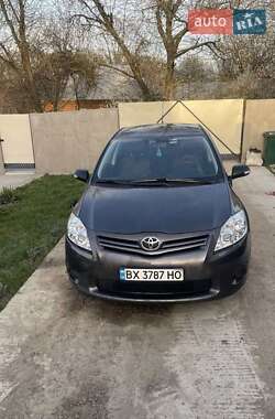 Хетчбек Toyota Auris 2011 в Хмельницькому