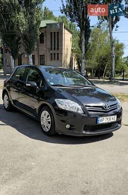 Хэтчбек Toyota Auris 2010 в Запорожье