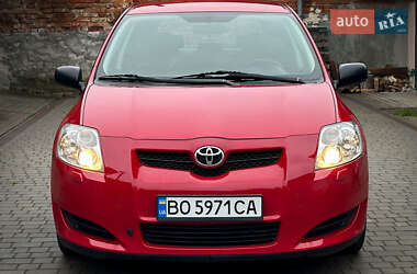 Хэтчбек Toyota Auris 2008 в 