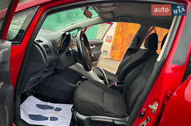 Хэтчбек Toyota Auris 2008 в 