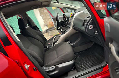 Хэтчбек Toyota Auris 2008 в 