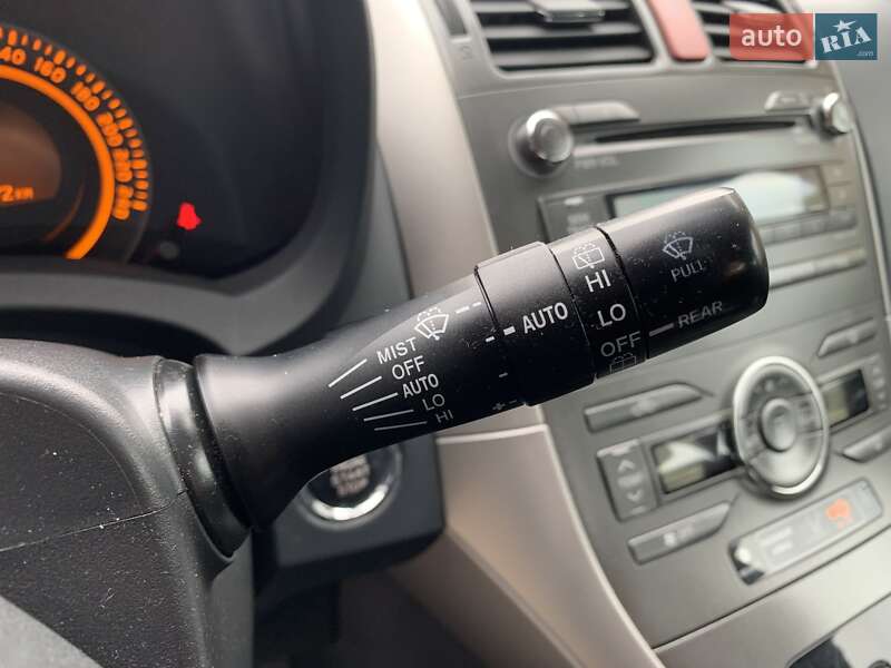 Хэтчбек Toyota Auris 2007 в Киеве