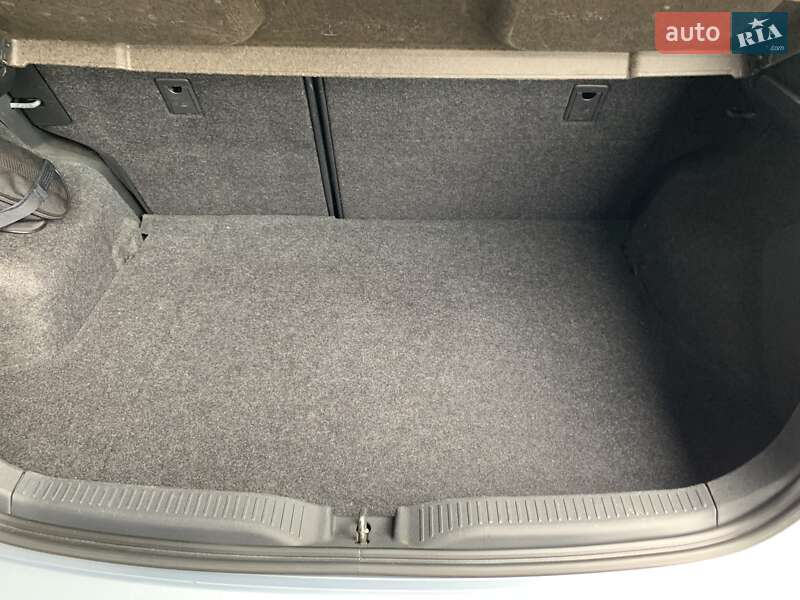 Хэтчбек Toyota Auris 2007 в Киеве