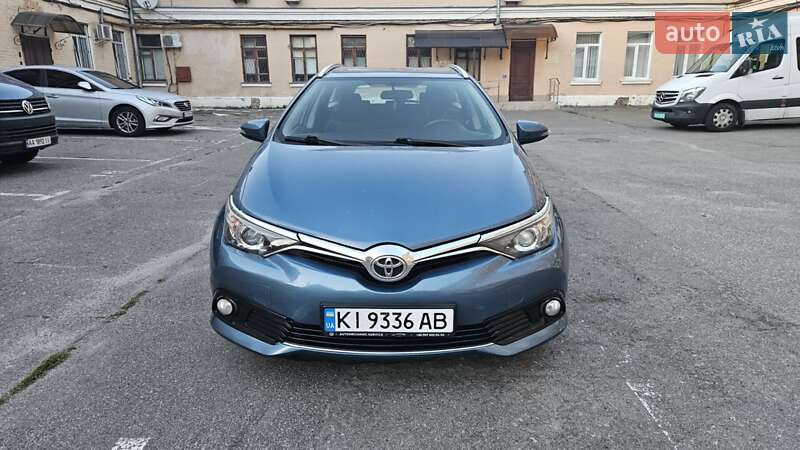 Універсал Toyota Auris 2015 в Києві