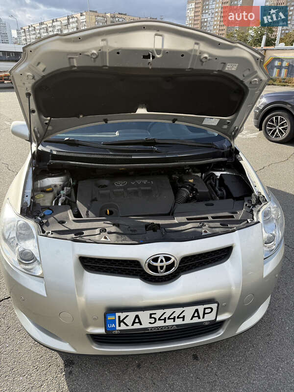 Хэтчбек Toyota Auris 2008 в Киеве