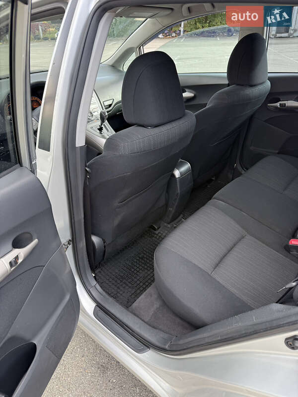 Хэтчбек Toyota Auris 2008 в Киеве