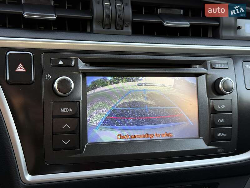 Хэтчбек Toyota Auris 2012 в Киеве