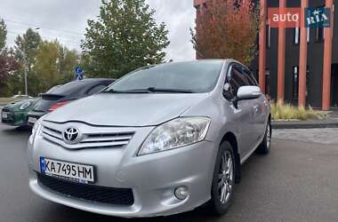 Хетчбек Toyota Auris 2011 в Києві