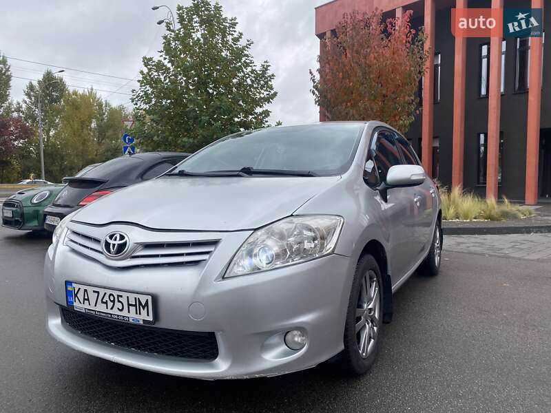 Toyota Auris 2011 Toyota Auris 2011