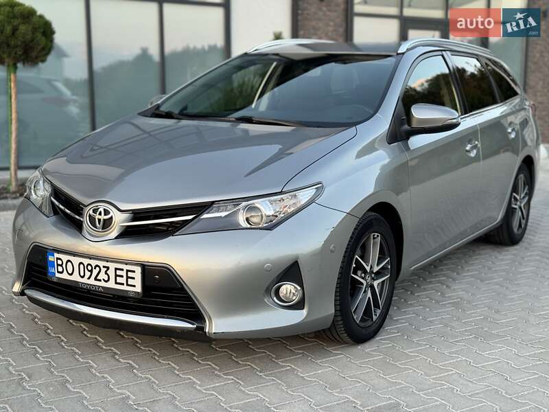 Универсал Toyota Auris 2014 в Тернополе