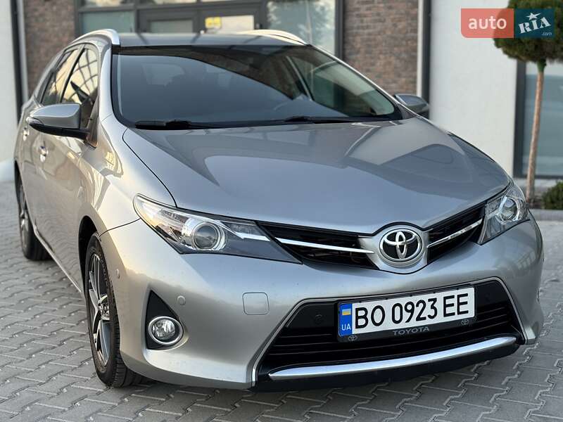 Универсал Toyota Auris 2014 в Тернополе