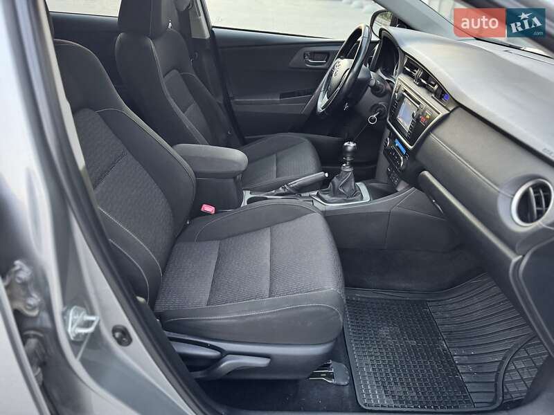 Универсал Toyota Auris 2014 в Тернополе