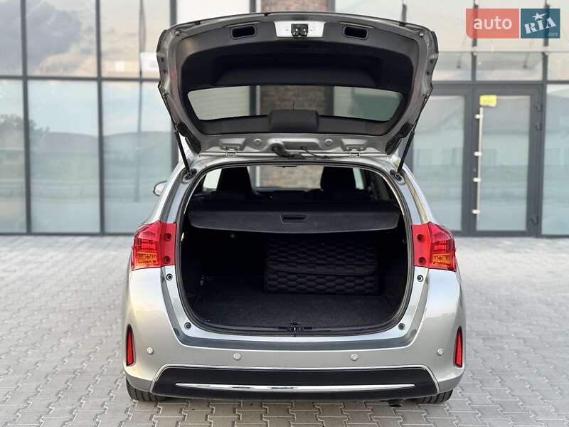 Универсал Toyota Auris 2014 в Тернополе