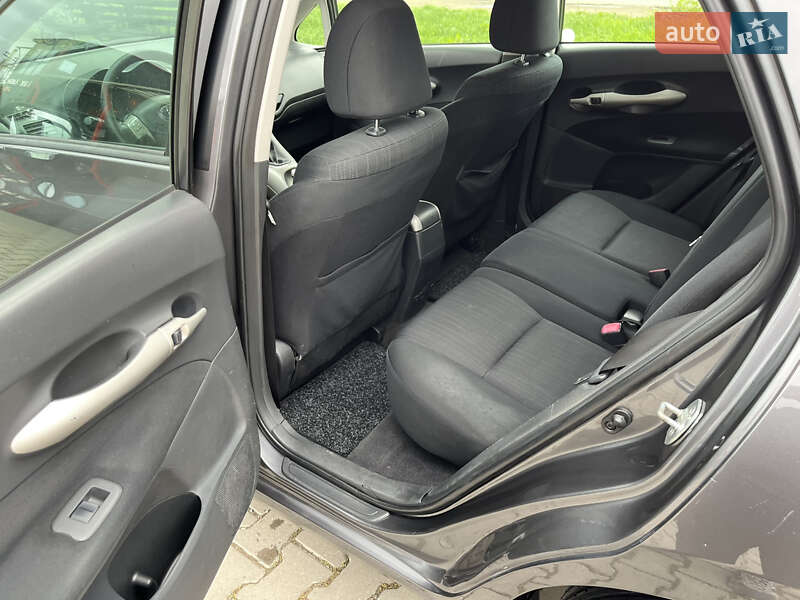 Хэтчбек Toyota Auris 2008 в Черновцах