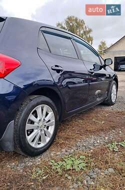 Хэтчбек Toyota Auris 2007 в 