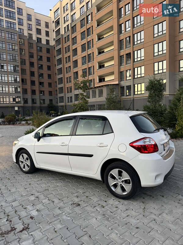 Хэтчбек Toyota Auris 2011 в Киеве