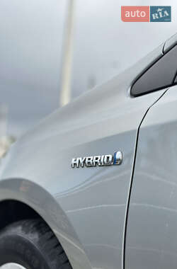 Хэтчбек Toyota Auris 2014 в 