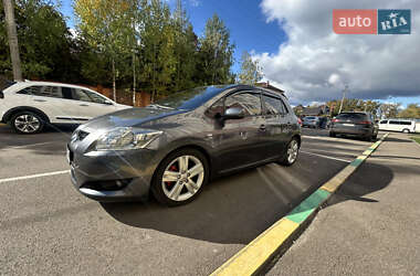 Хэтчбек Toyota Auris 2007 в 