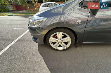Хэтчбек Toyota Auris 2007 в 