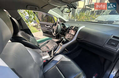 Хэтчбек Toyota Auris 2007 в 