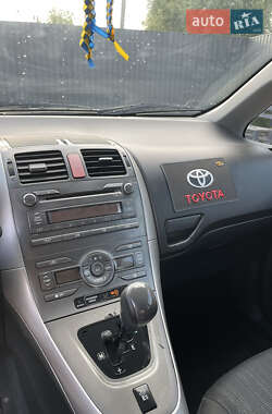 Хетчбек Toyota Auris 2007 в 