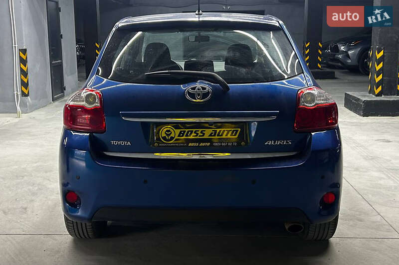 Хэтчбек Toyota Auris 2011 в Черновцах