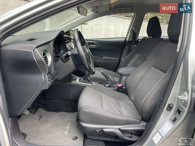 Хэтчбек Toyota Auris 2012 в Киеве