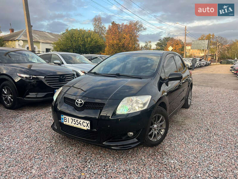 Хэтчбек Toyota Auris 2008 в 