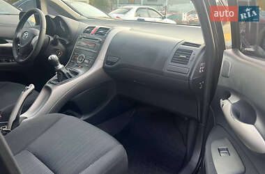 Хэтчбек Toyota Auris 2008 в 