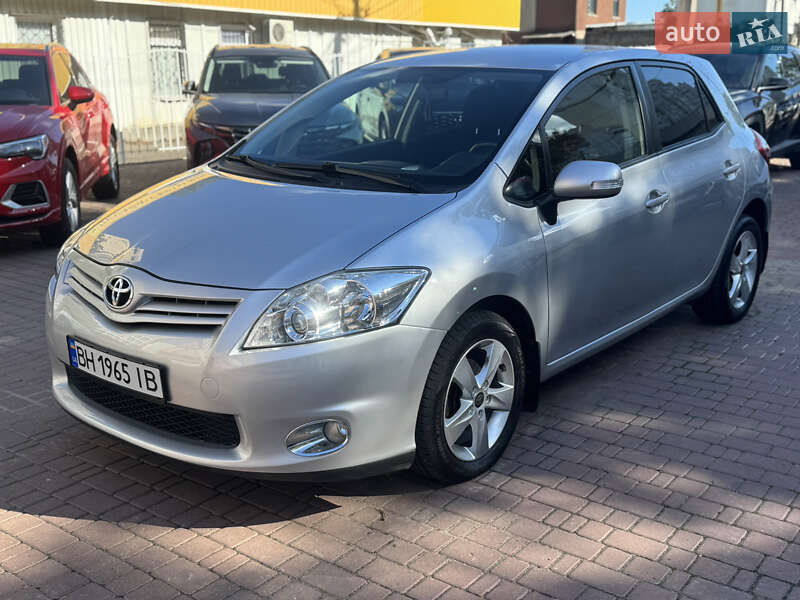 Хэтчбек Toyota Auris 2011 в Одессе фото Хэтчбек Toyota Auris 2011 в Одессе