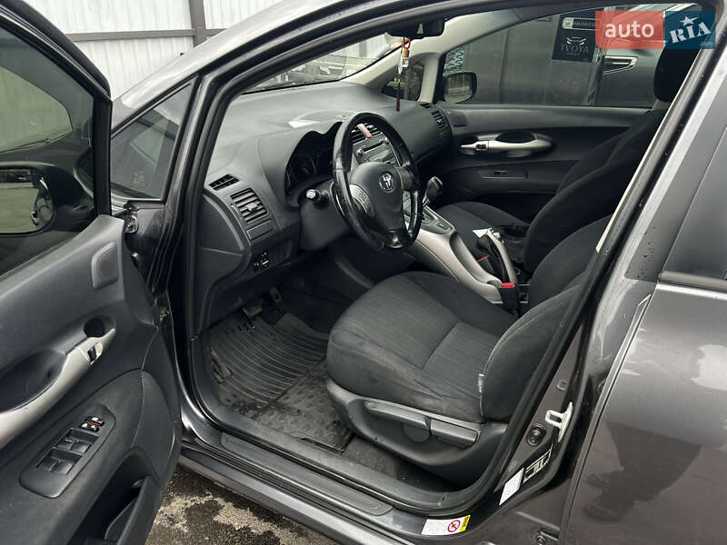 Хэтчбек Toyota Auris 2007 в Кривом Роге