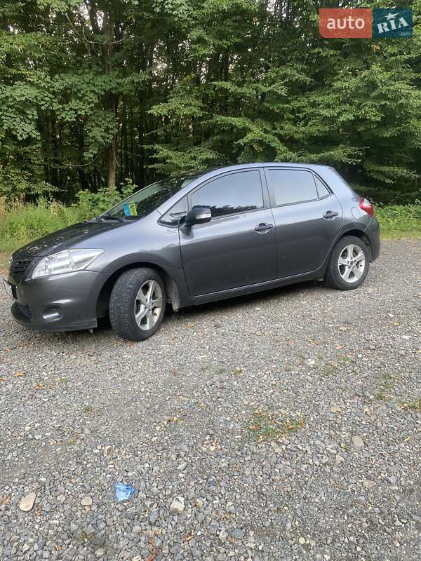 Toyota Auris 2011
