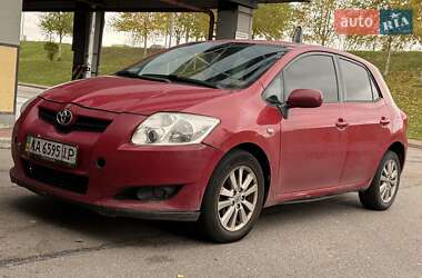 Хэтчбек Toyota Auris 2008 в 