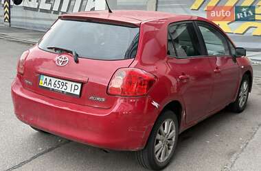 Хэтчбек Toyota Auris 2008 в 