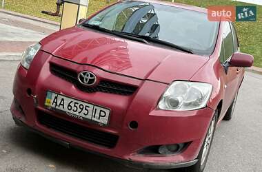 Хэтчбек Toyota Auris 2008 в 