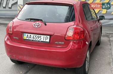 Хэтчбек Toyota Auris 2008 в 