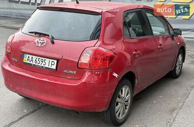 Хэтчбек Toyota Auris 2008 в 
