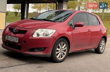 Хэтчбек Toyota Auris 2008 в 