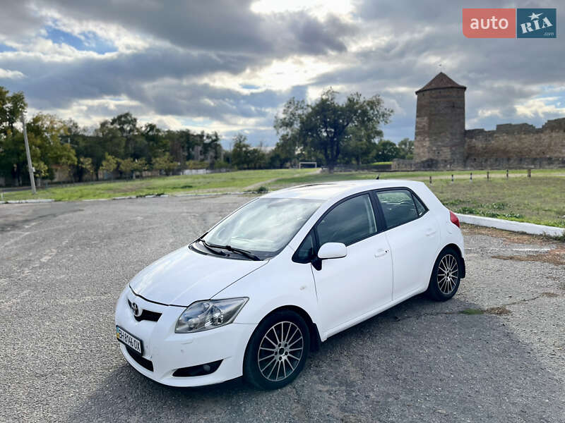 Хэтчбек Toyota Auris 2007 в Белгороде-Днестровском