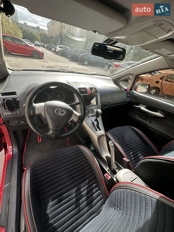 Хэтчбек Toyota Auris 2009 в Одессе