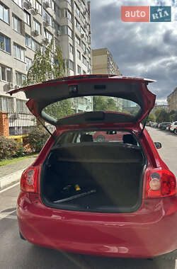 Хэтчбек Toyota Auris 2009 в 