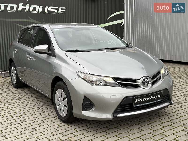 Хэтчбек Toyota Auris 2014 в Виннице