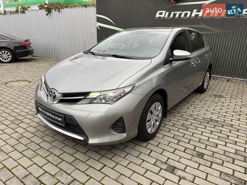 Хэтчбек Toyota Auris 2014 в Виннице