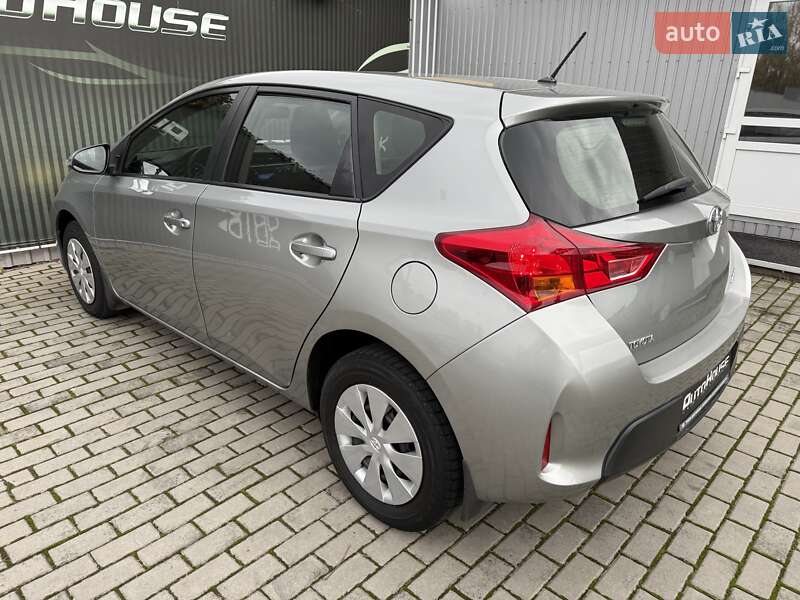 Хэтчбек Toyota Auris 2014 в Виннице